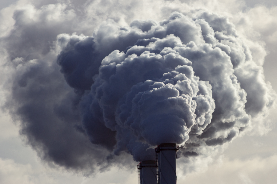 Las emisiones atmosféricas industriales tienen un gran impacto ambiental.